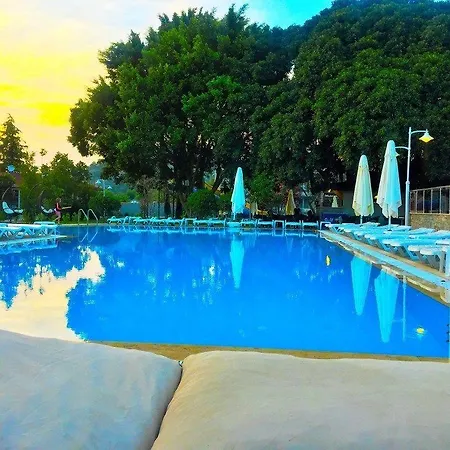 ホテル Grand Emir & 3*