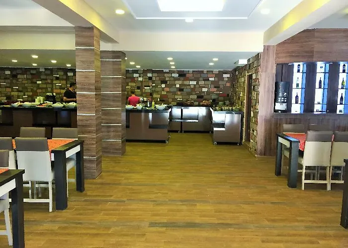 Grand Emir & Hotel 3*